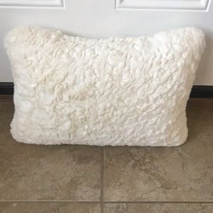 Faux fur pillow | Cream